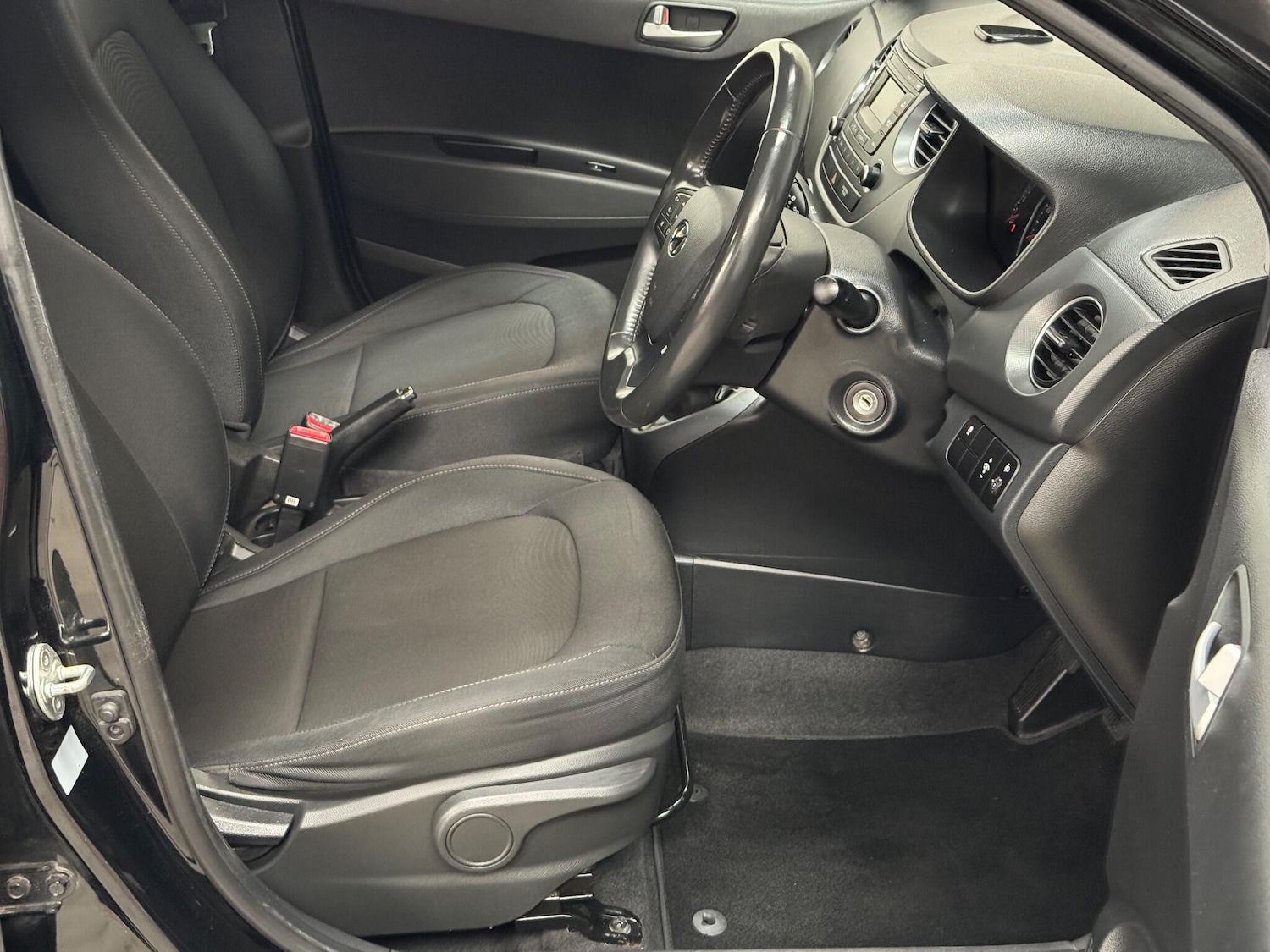 Used Hyundai i10 2018 for sale - 76840740: Photo 23