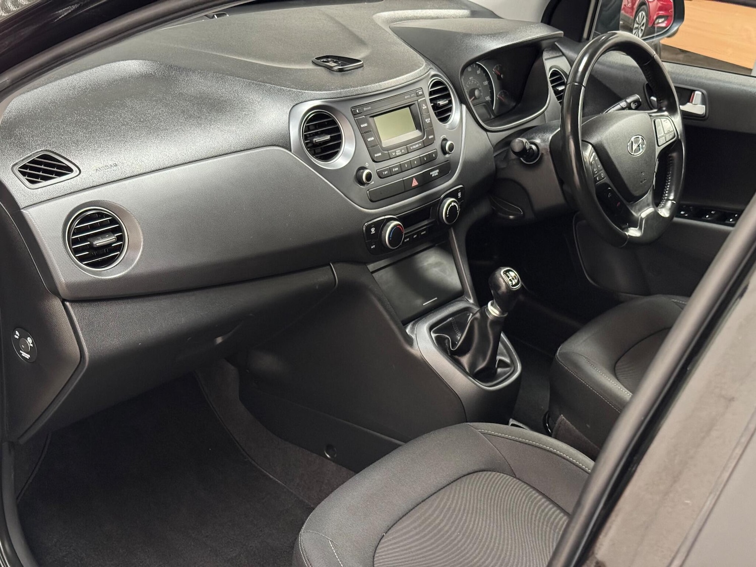Used Hyundai i10 2018 for sale - 76840740: Photo 25