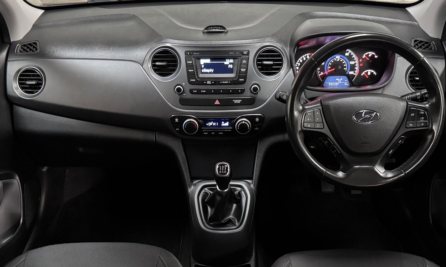 Used Hyundai i10 2018 for sale - 76840740: Photo 32