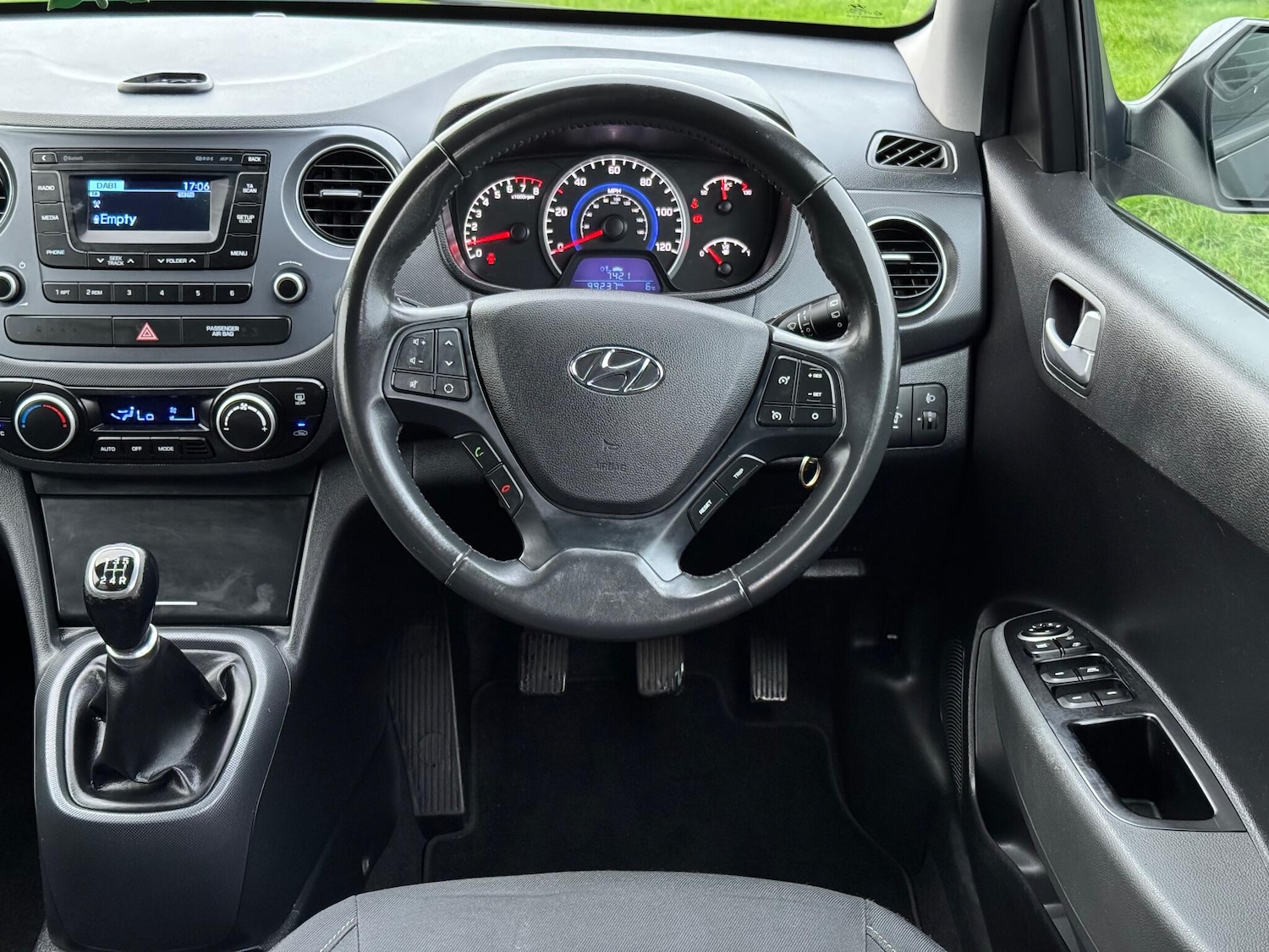 Used Hyundai i10 2018 for sale - 76840740: Photo 34