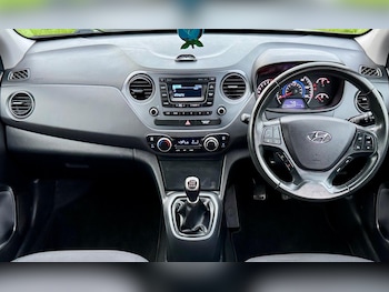 Used Hyundai i10 2018 for sale - 76840740: Photo