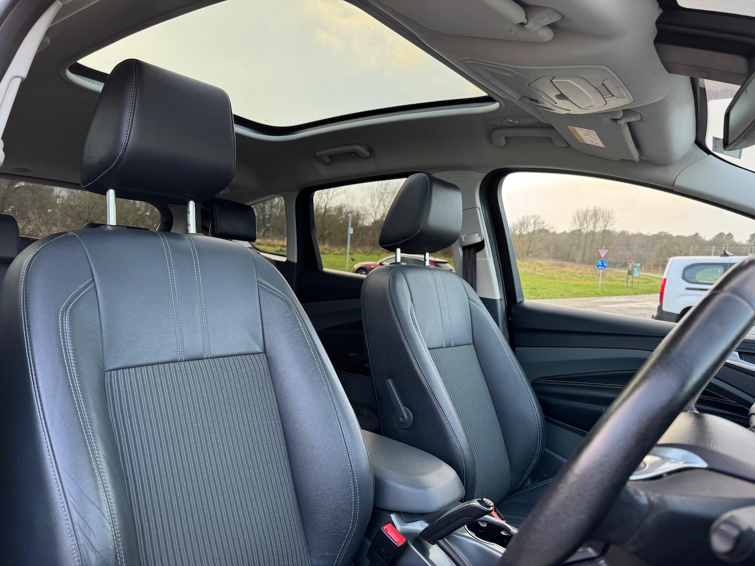 Used Ford C-Max 2014 for sale - 76898439: Photo 2