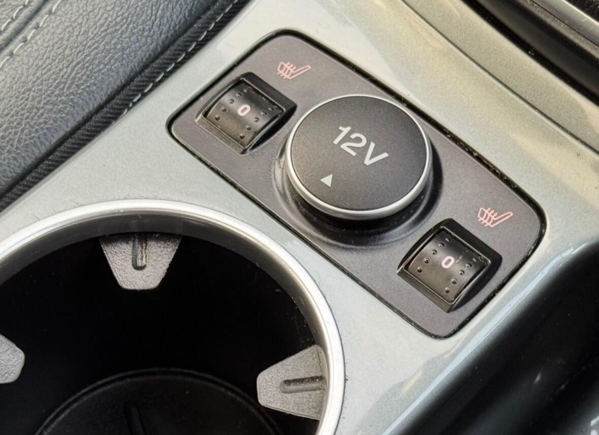 Used Ford C-Max 2014 for sale - 76898439: Photo 4