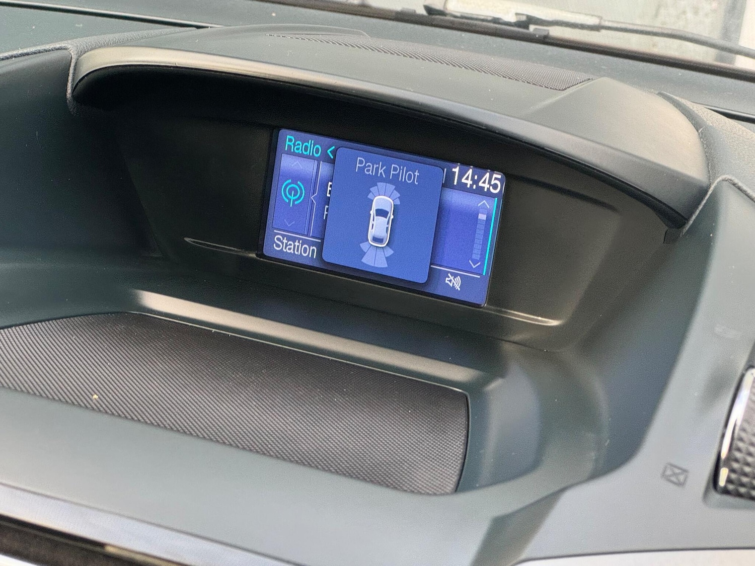 Used Ford C-Max 2014 for sale - 76898439: Photo 5