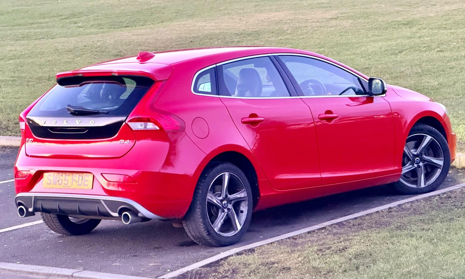 Used Volvo V40 2015 for sale - 77559692: Photo 13