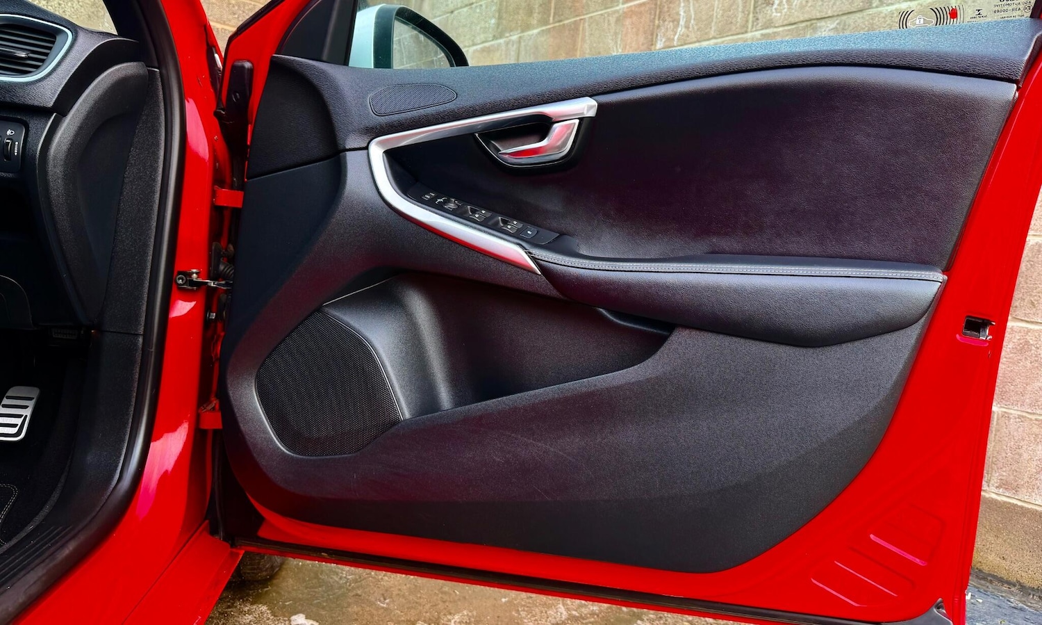 Used Volvo V40 2015 for sale - 77559692: Photo 15