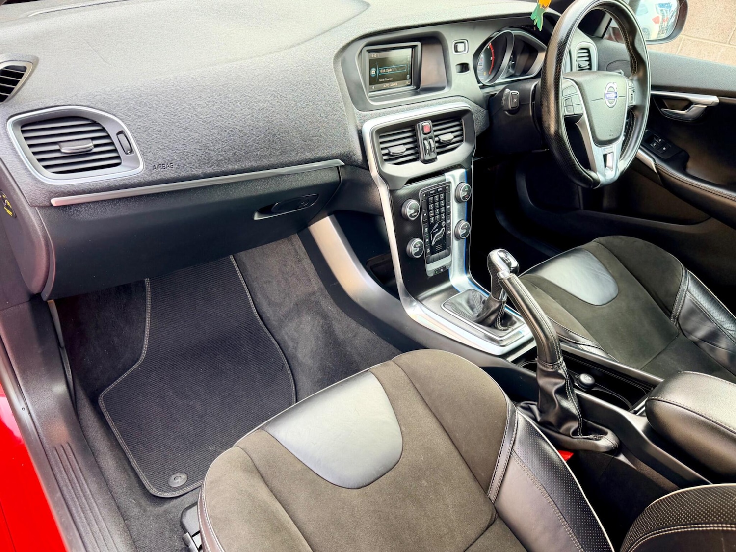 Used Volvo V40 2015 for sale - 77559692: Photo 19