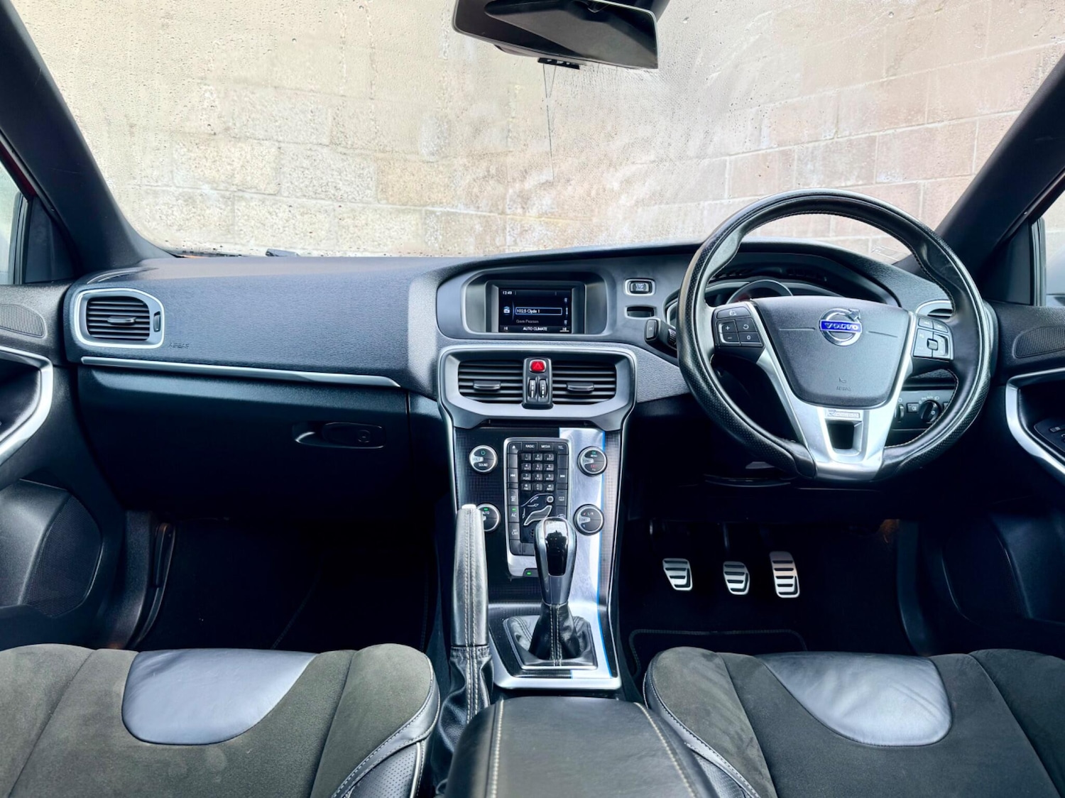 Used Volvo V40 2015 for sale - 77559692: Photo 2