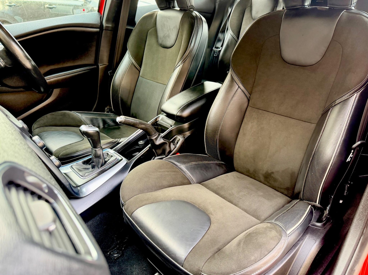 Used Volvo V40 2015 for sale - 77559692: Photo 21