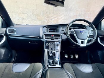 Used Volvo V40 2015 for sale - 77559692: Photo