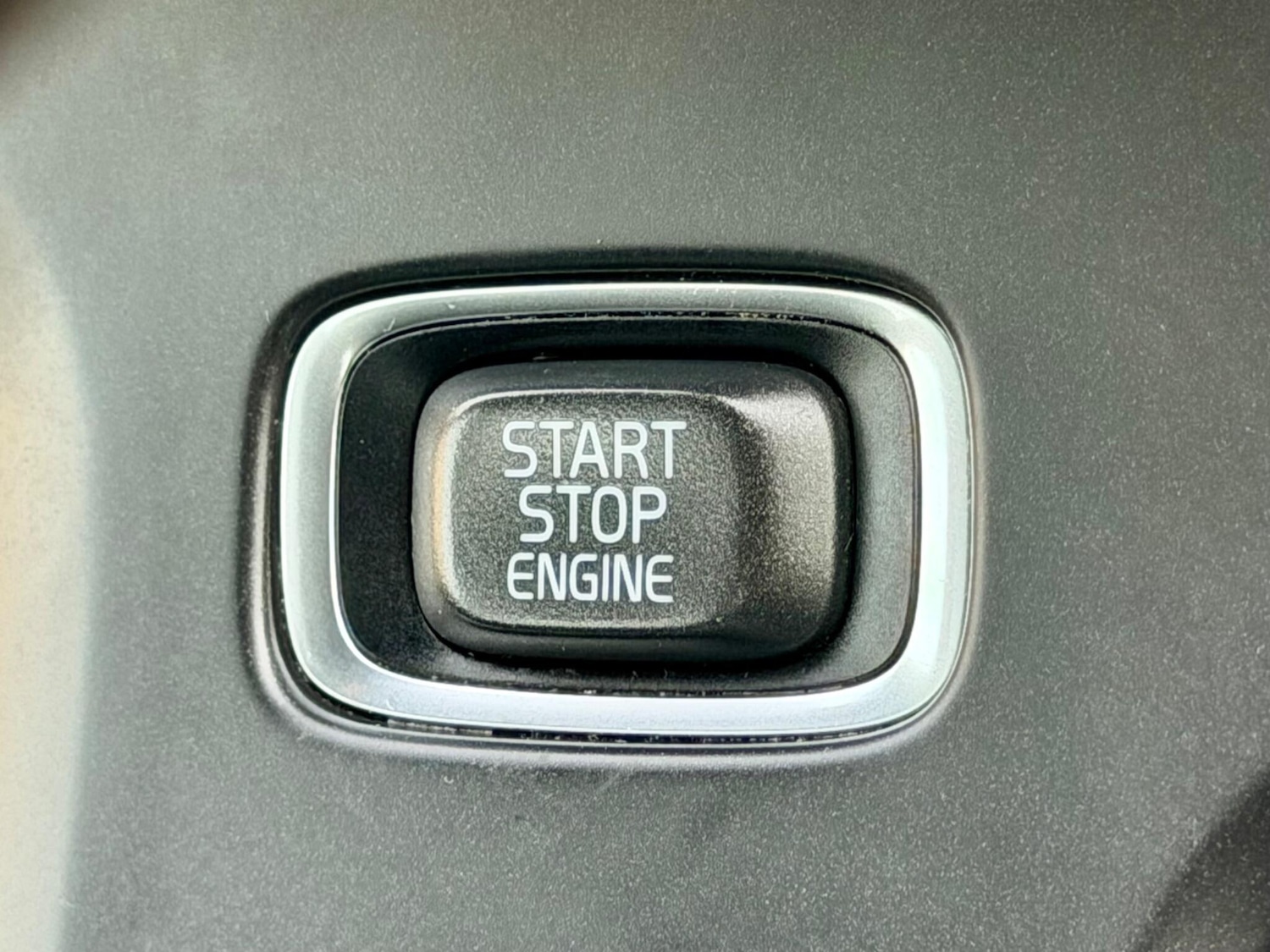 Used Volvo V40 2015 for sale - 77559692: Photo 42