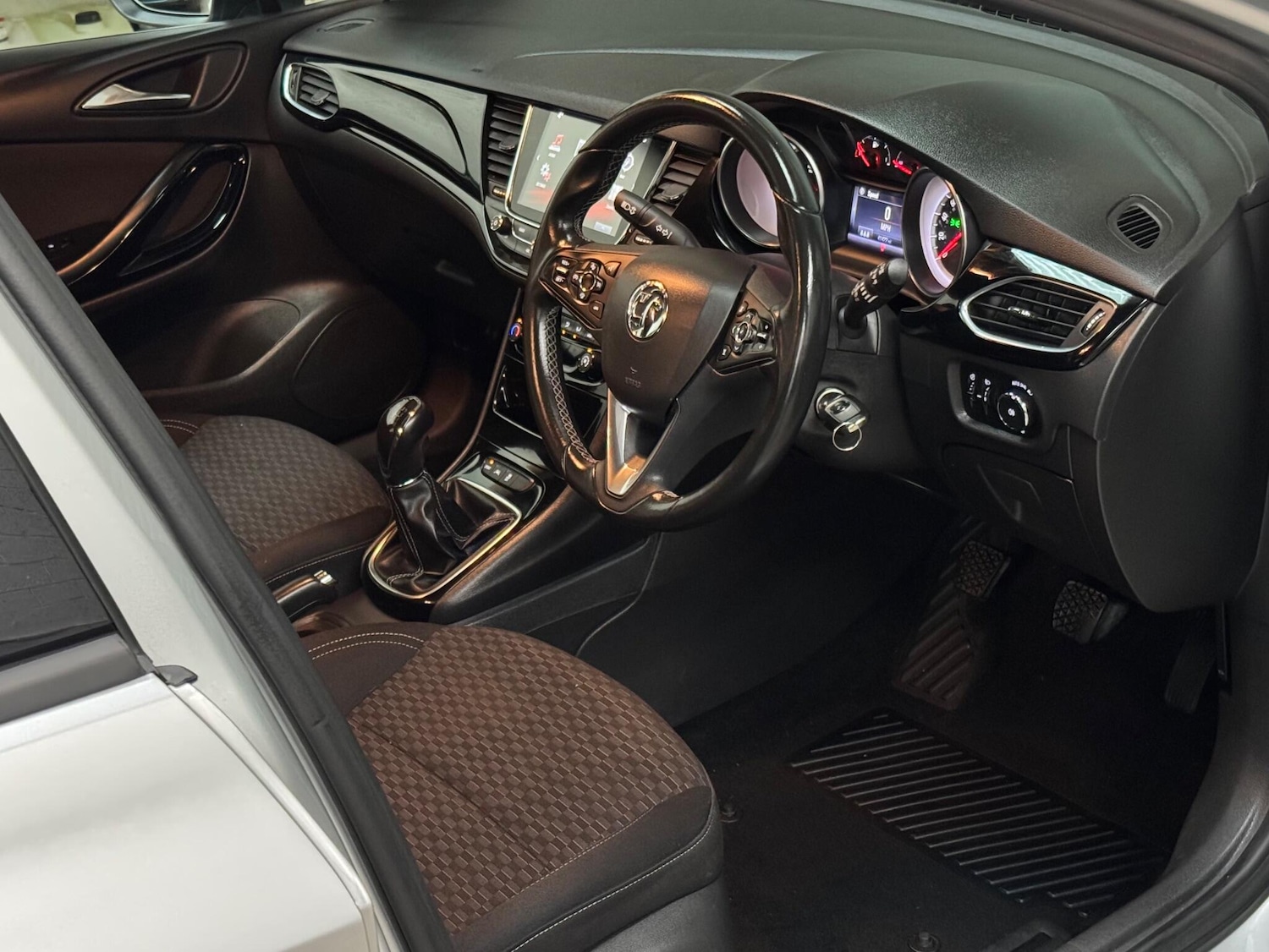 Used Vauxhall Astra 2017 for sale - 76994648: Photo 19