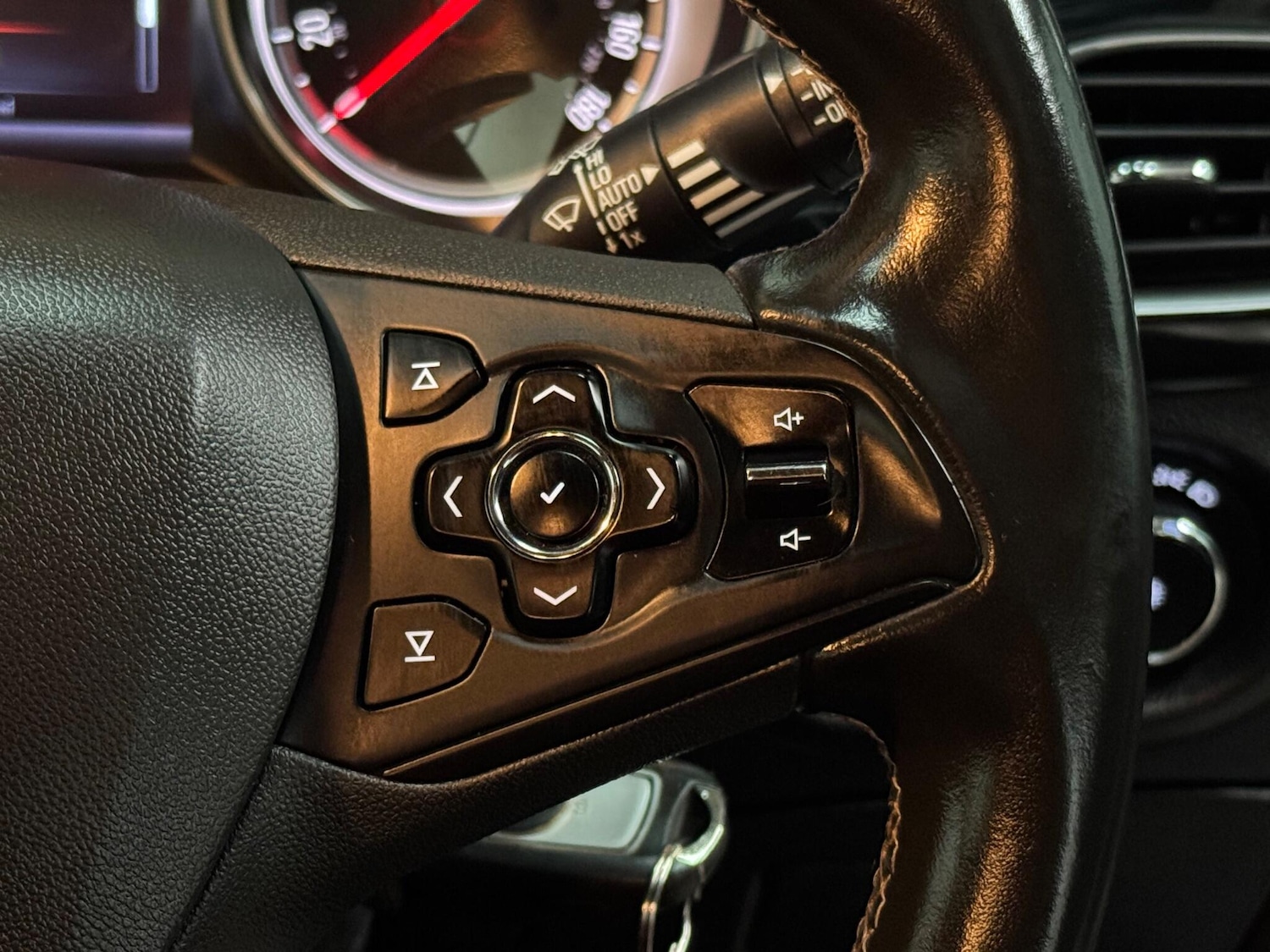 Used Vauxhall Astra 2017 for sale - 76994648: Photo 30