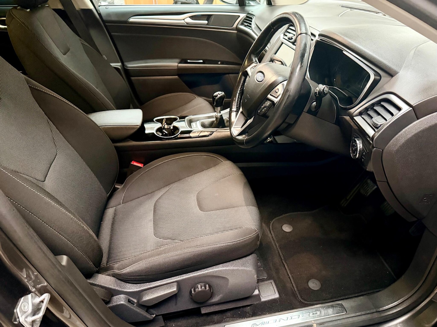 Used Ford Mondeo 2016 for sale - 77376564: Photo 17