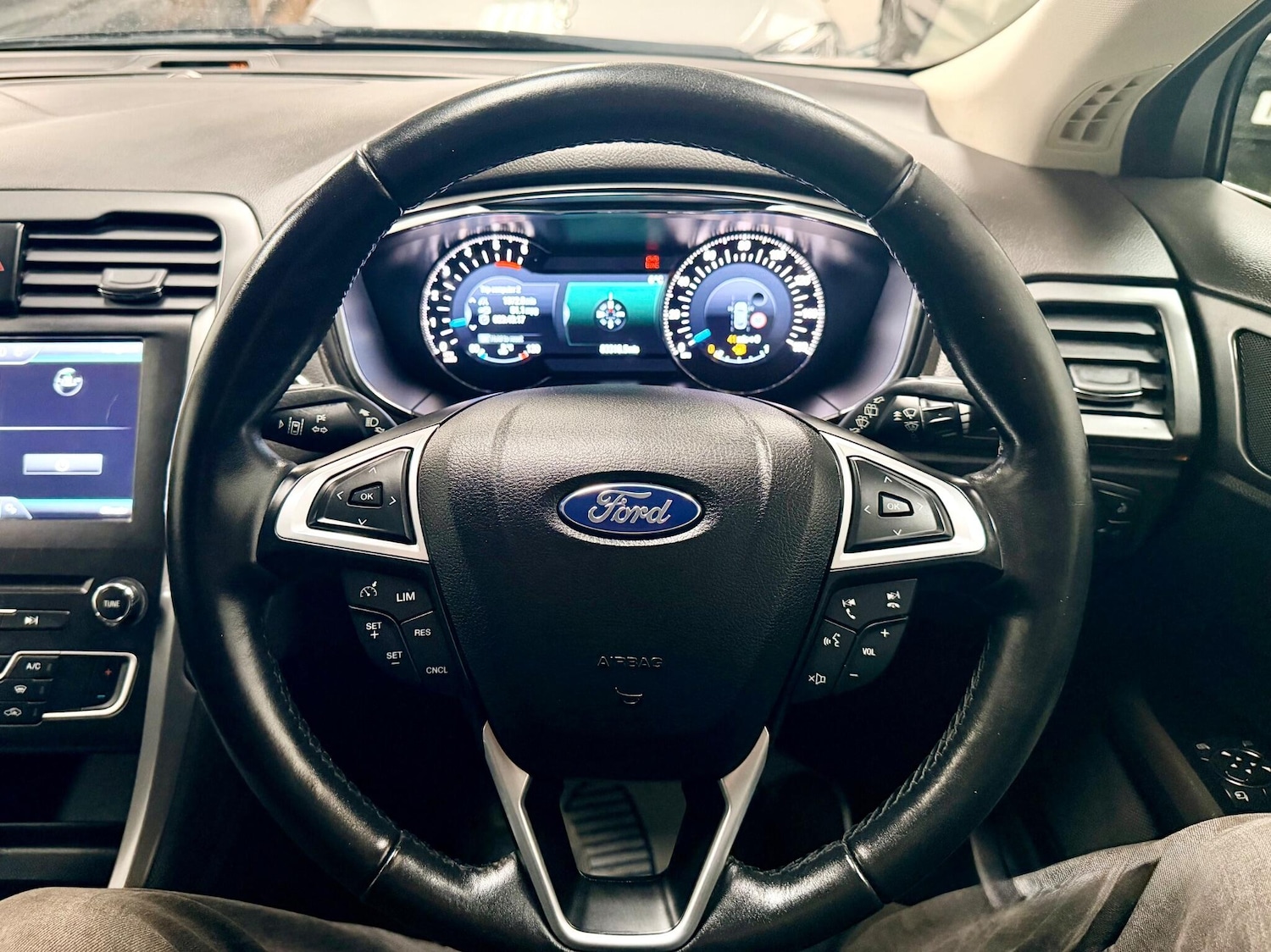 Used Ford Mondeo 2016 for sale - 77376564: Photo 26