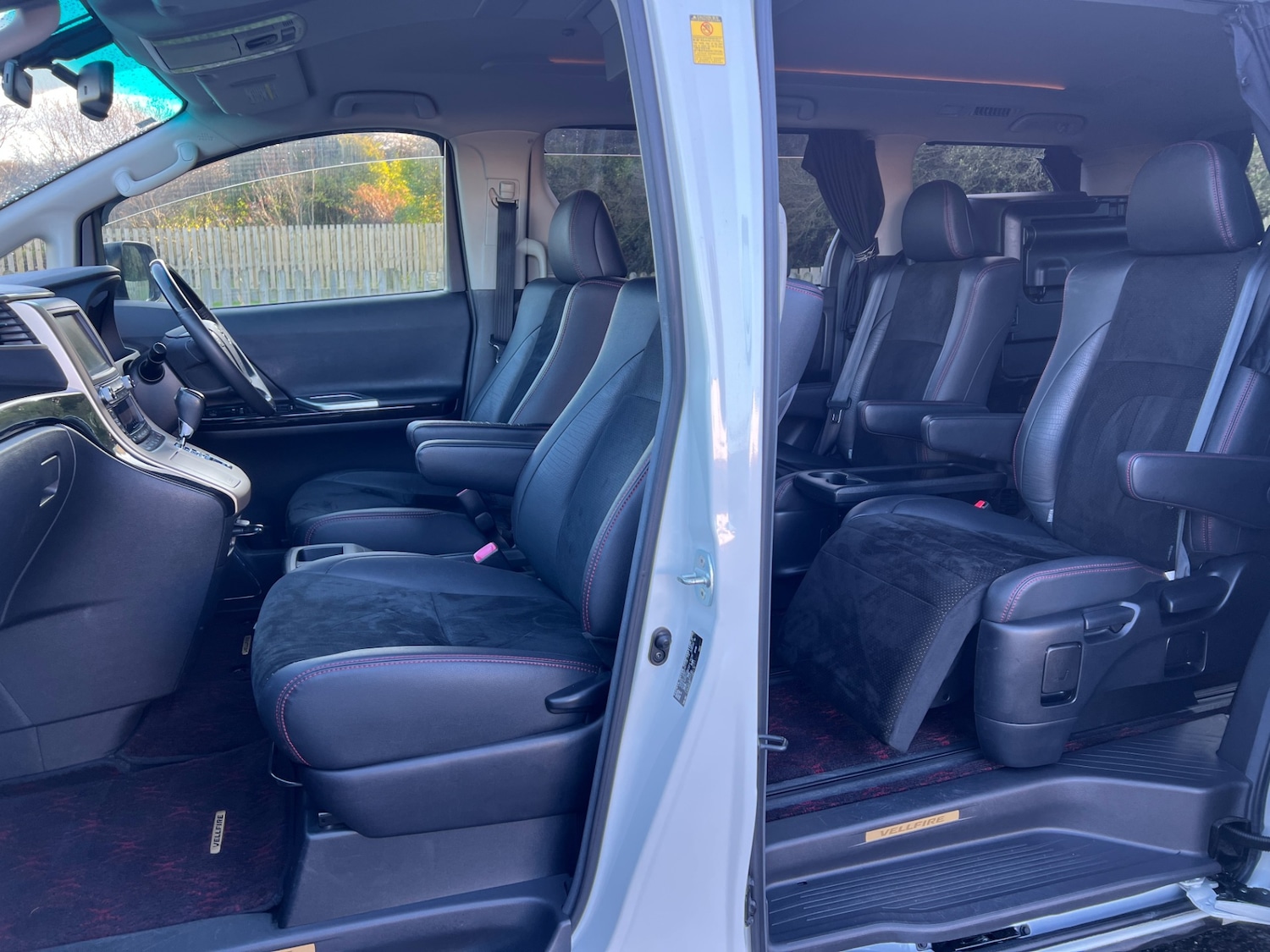 Used Toyota Vellfire 2012 for sale - 76625382: Photo 11