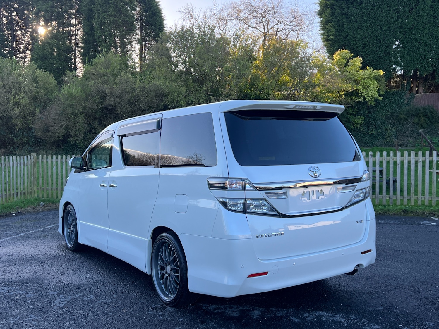 Used Toyota Vellfire 2012 for sale - 76625382: Photo 4