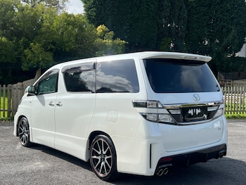 Used Toyota Vellfire 2013 for sale - 76576849: Photo