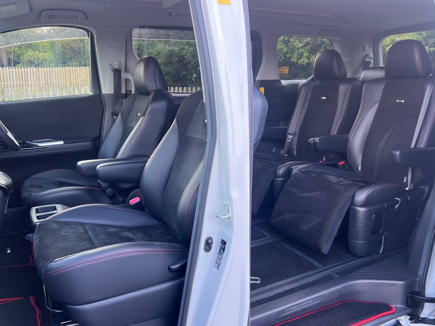 Used Toyota Vellfire 2025 for sale - 76576849: Photo 8