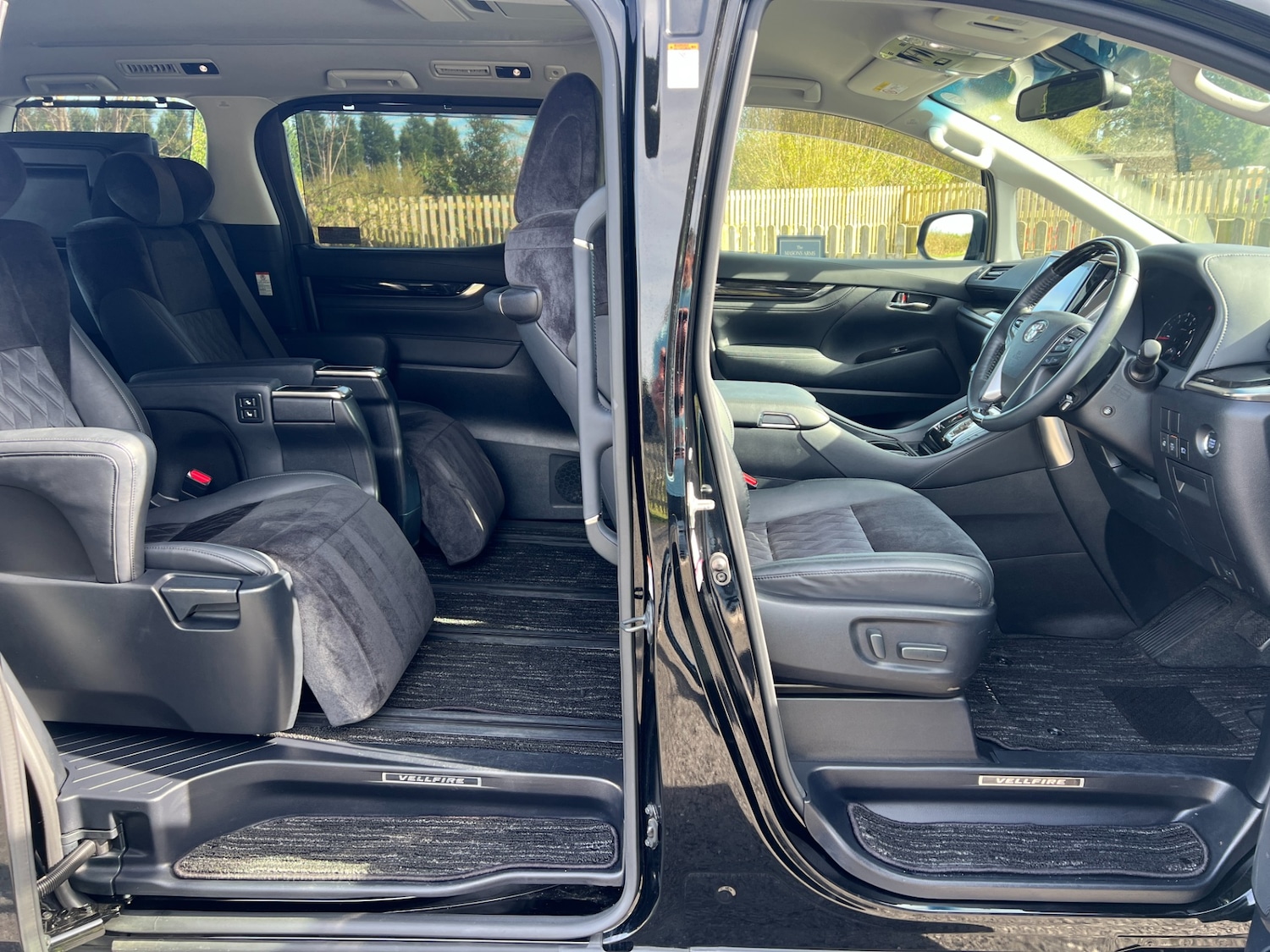 Used Toyota Vellfire 2015 for sale - 77931672: Photo 9