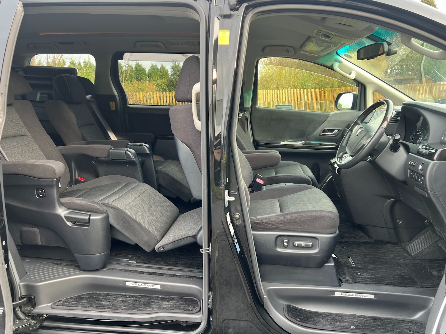 Used Toyota Vellfire 2012 for sale - 77168627: Photo 13