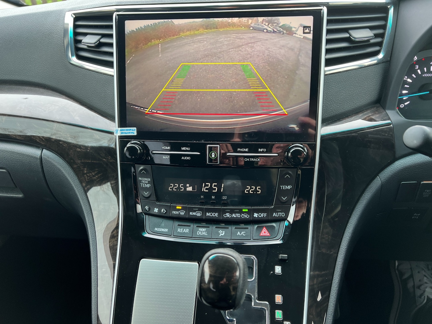 Used Toyota Vellfire 2012 for sale - 77168627: Photo 15