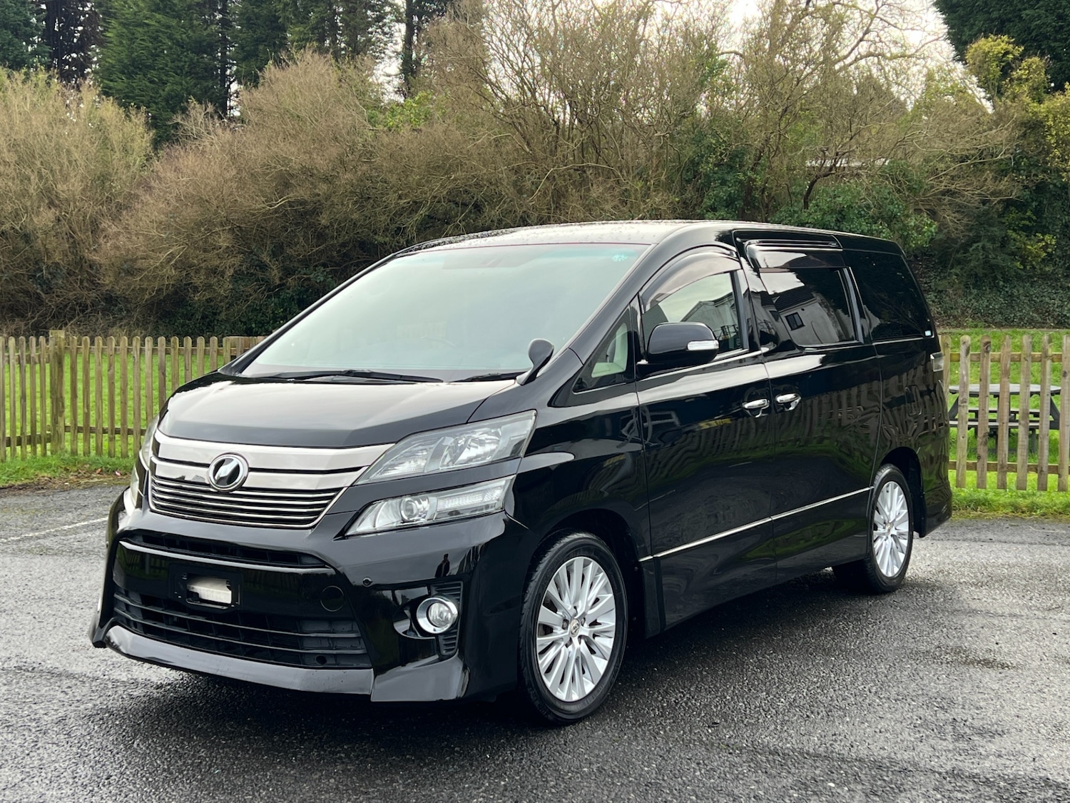 Used Toyota Vellfire 2012 for sale - 77168627: Photo 2