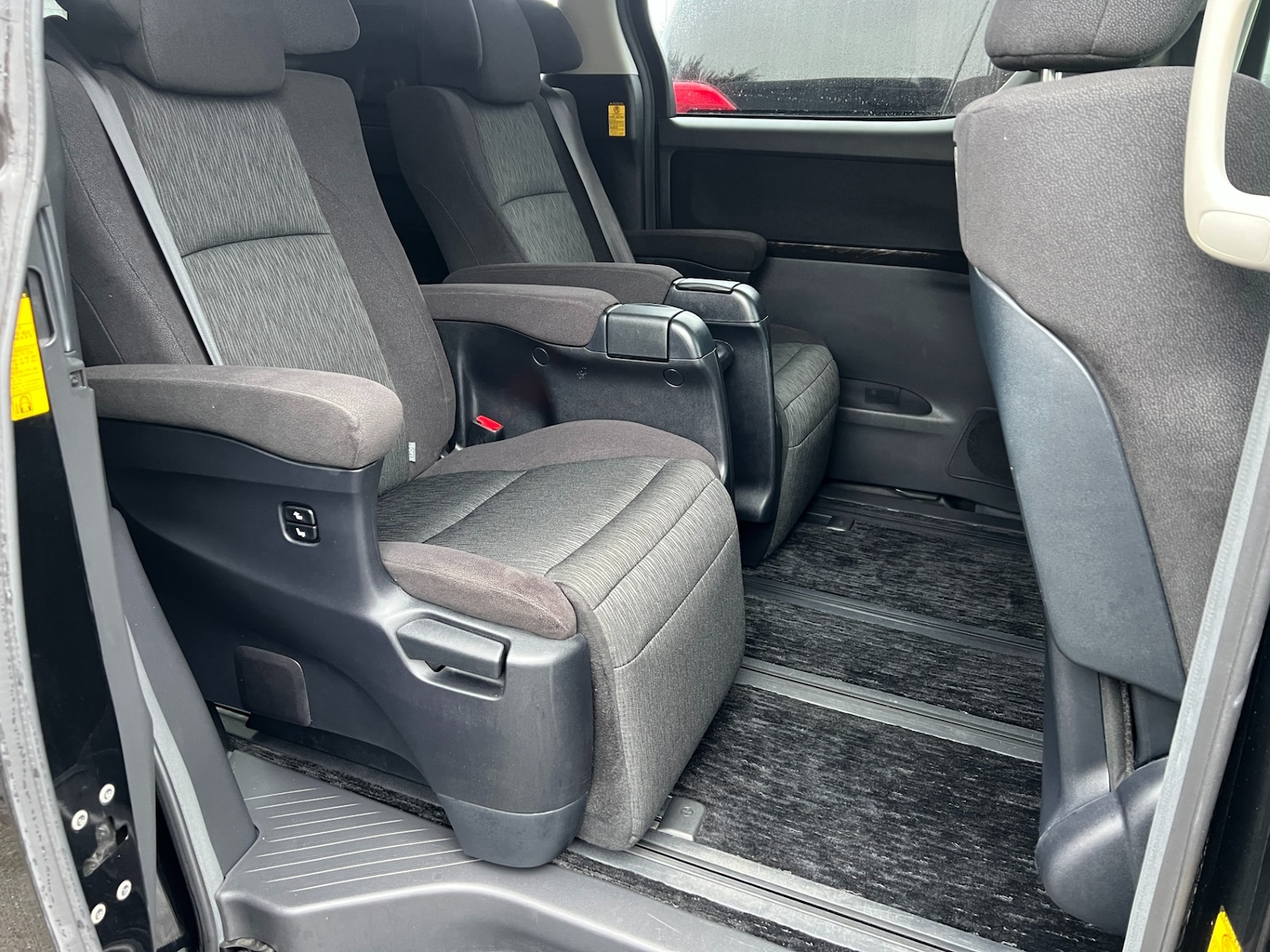 Used Toyota Vellfire 2012 for sale - 77168627: Photo 9