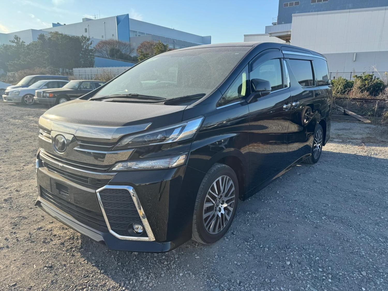 Used Toyota Vellfire 2015 for sale - 77272424: Photo 2