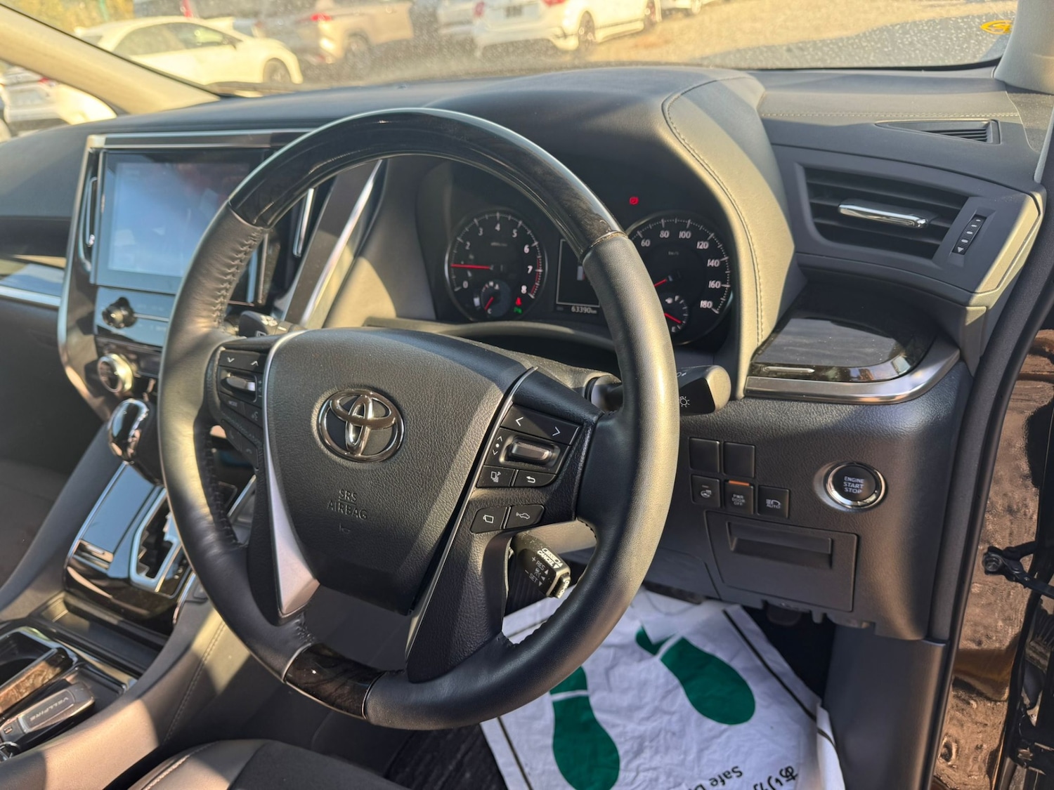 Used Toyota Vellfire 2015 for sale - 77272424: Photo 8