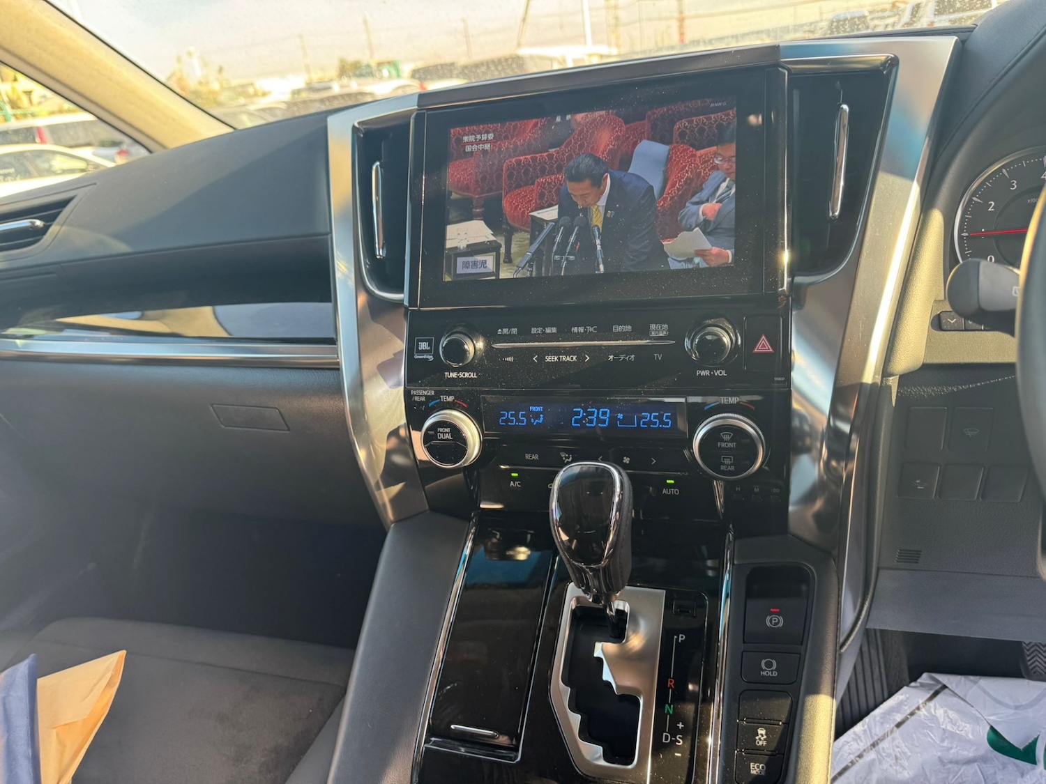 Used Toyota Vellfire 2015 for sale - 77272424: Photo 9