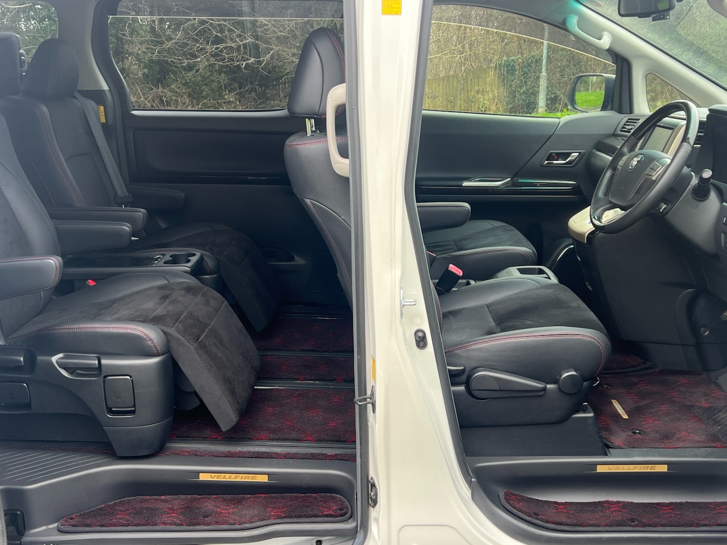 Used Toyota Vellfire 2013 for sale - 77701602: Photo 9