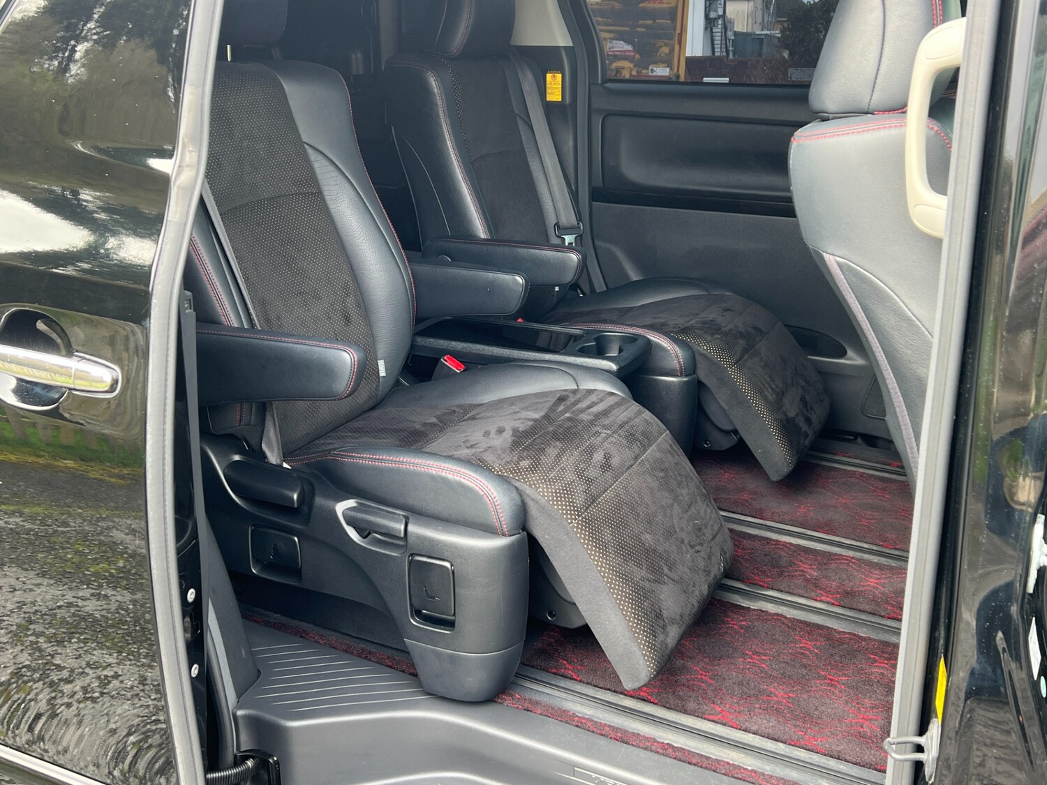 Used Toyota Vellfire 2013 for sale - 77774932: Photo 12