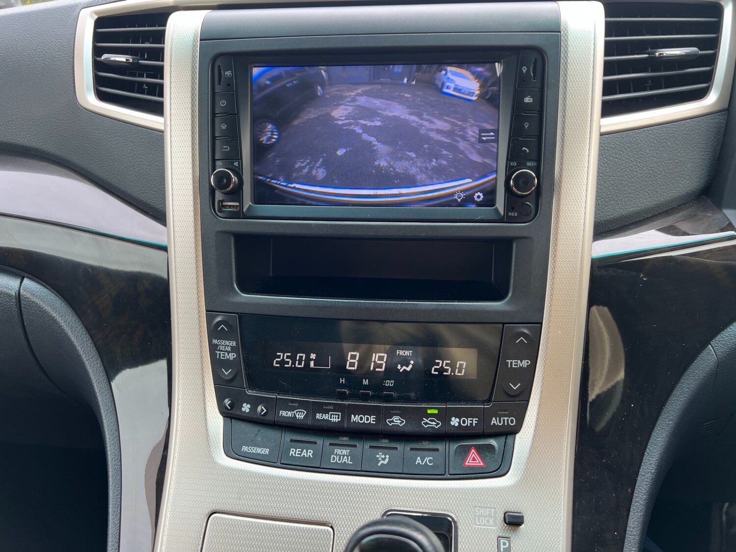 Used Toyota Vellfire 2013 for sale - 77774932: Photo 14