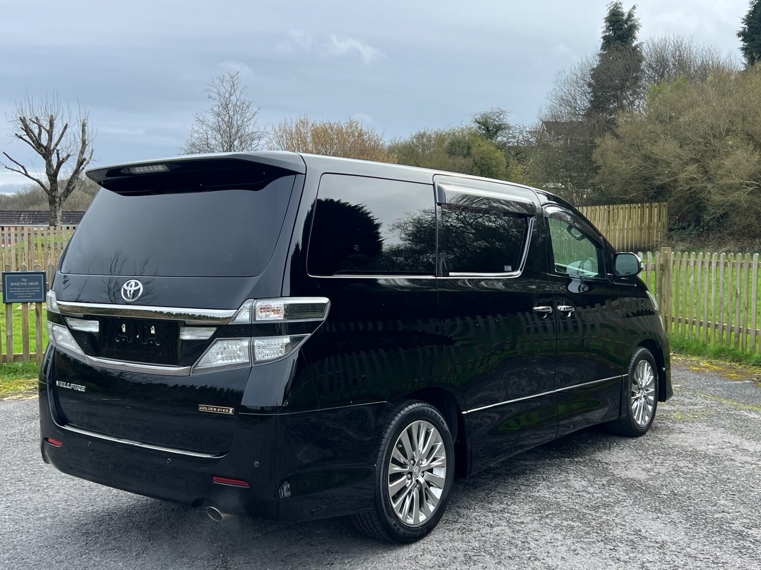 Used Toyota Vellfire 2013 for sale - 77774932: Photo 3