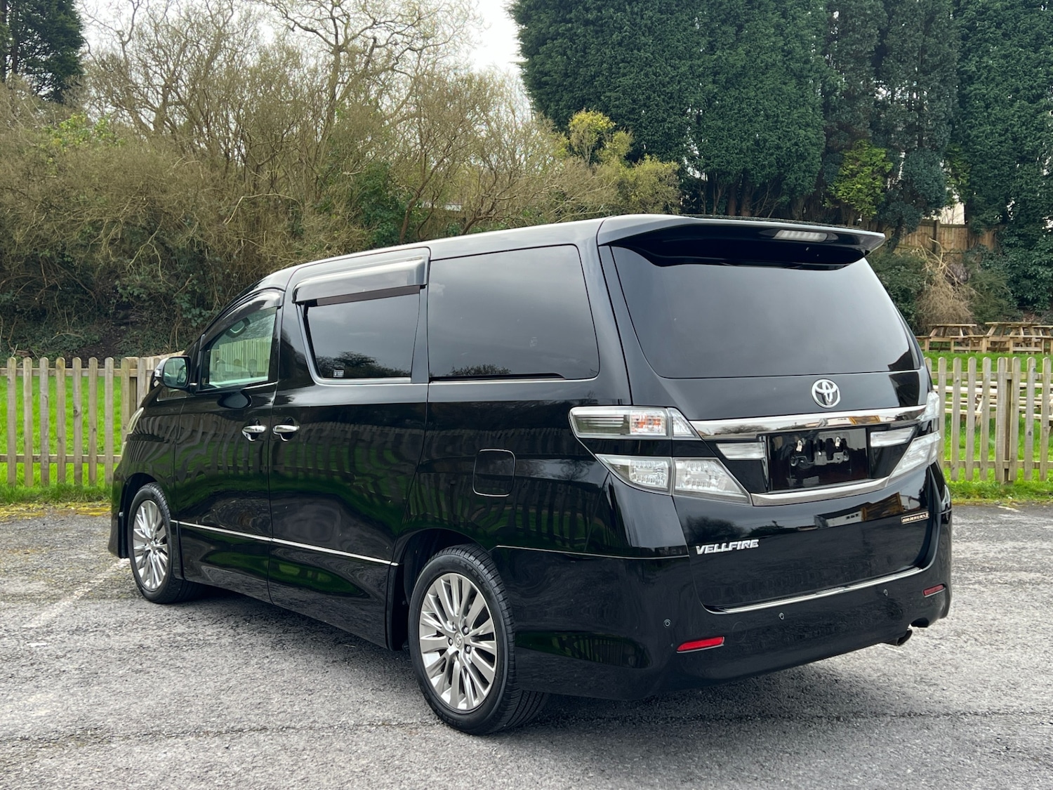 Used Toyota Vellfire 2013 for sale - 77774932: Photo 4