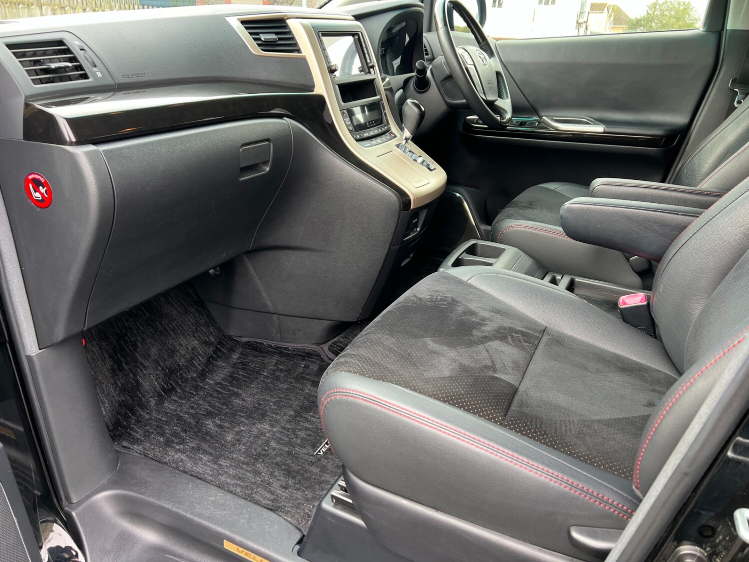 Used Toyota Vellfire 2013 for sale - 77578503: Photo 10