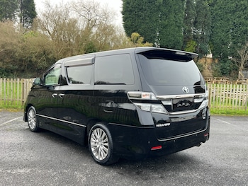 Used Toyota Vellfire 2013 for sale - 77578503: Photo