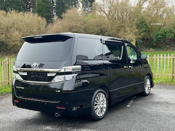 Used Toyota Vellfire 2013 for sale - 77578503: Photo