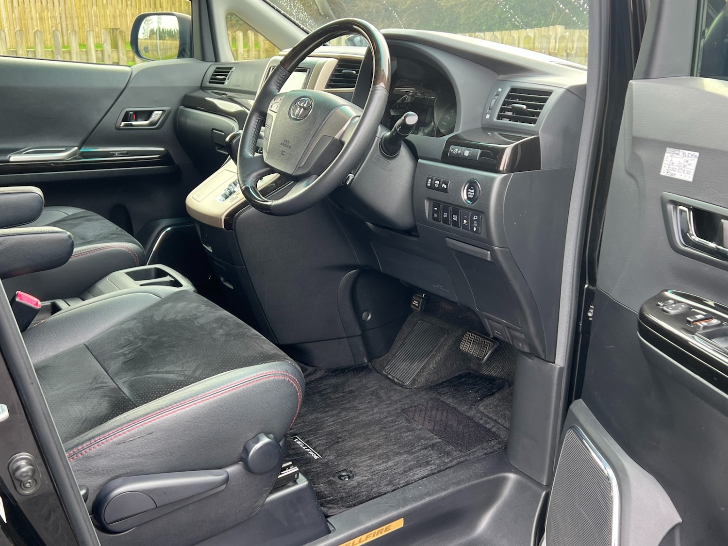 Used Toyota Vellfire 2013 for sale - 77578503: Photo 5