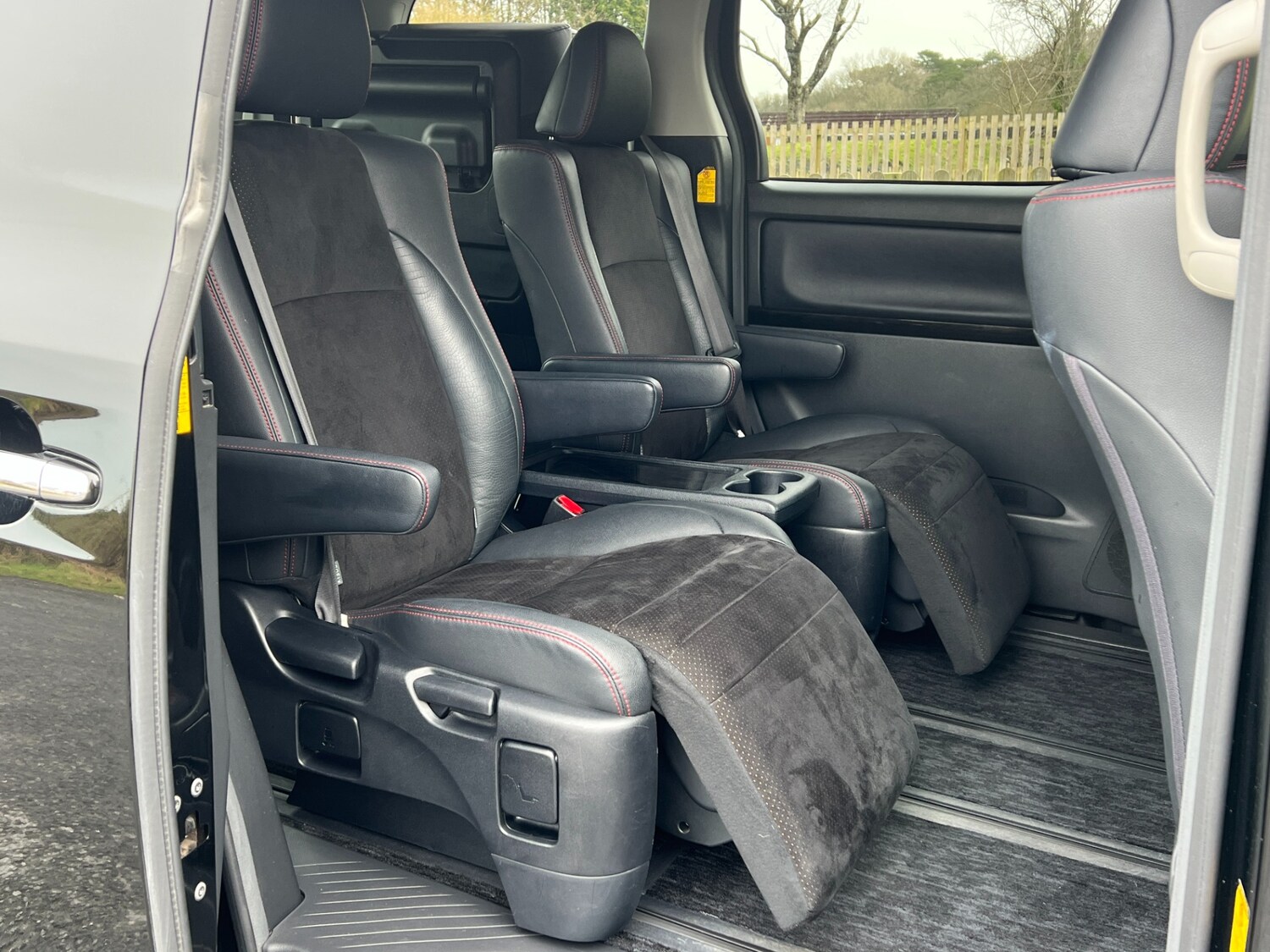 Used Toyota Vellfire 2013 for sale - 77578503: Photo 7