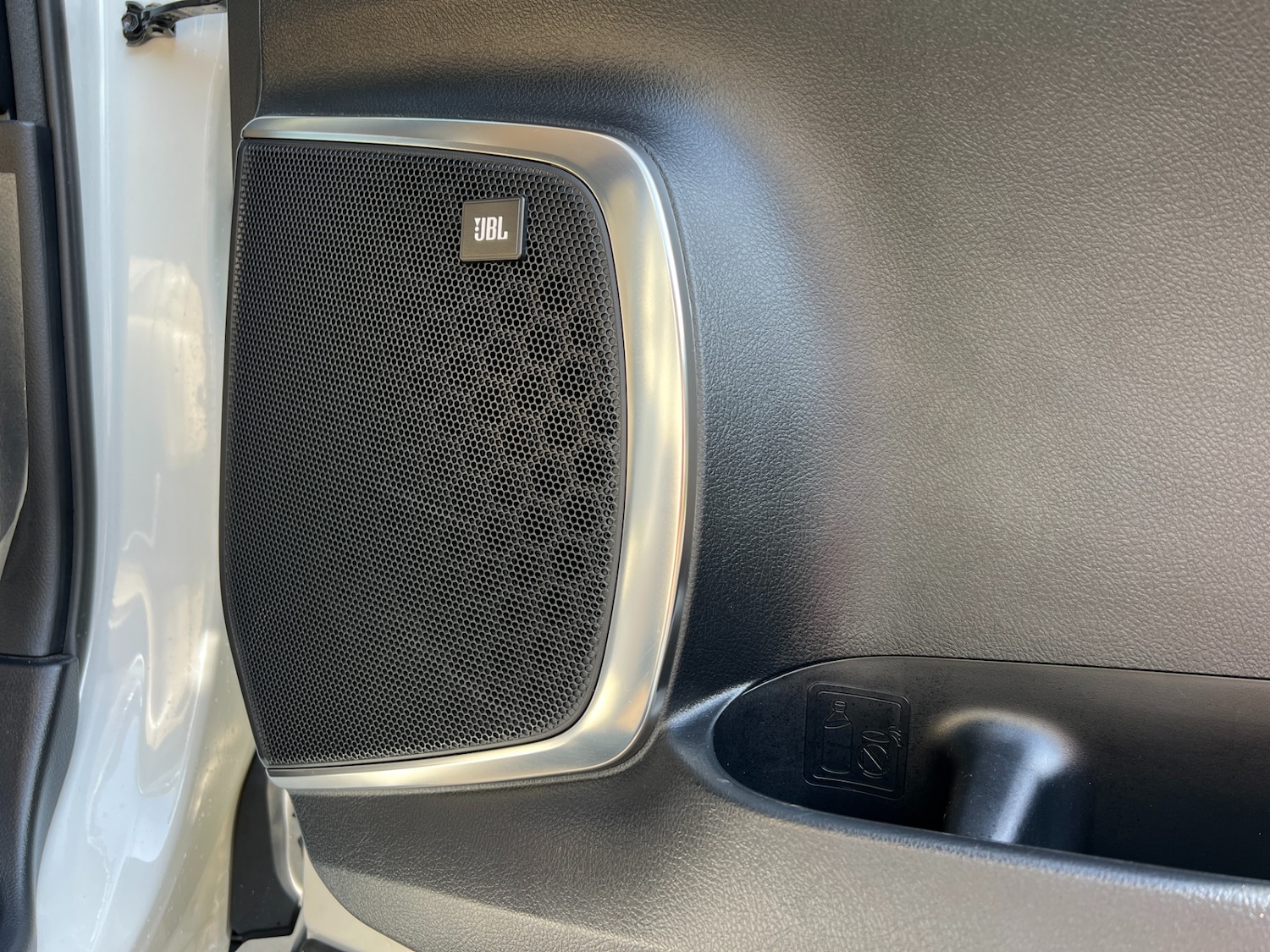 Used Toyota Vellfire 2015 for sale - 77947138: Photo 25