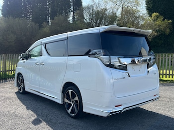 Used Toyota Vellfire 2015 for sale - 77947138: Photo