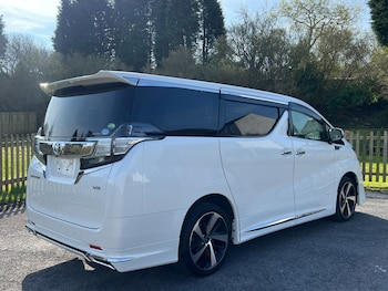 Used Toyota Vellfire 2015 for sale - 77947138: Photo