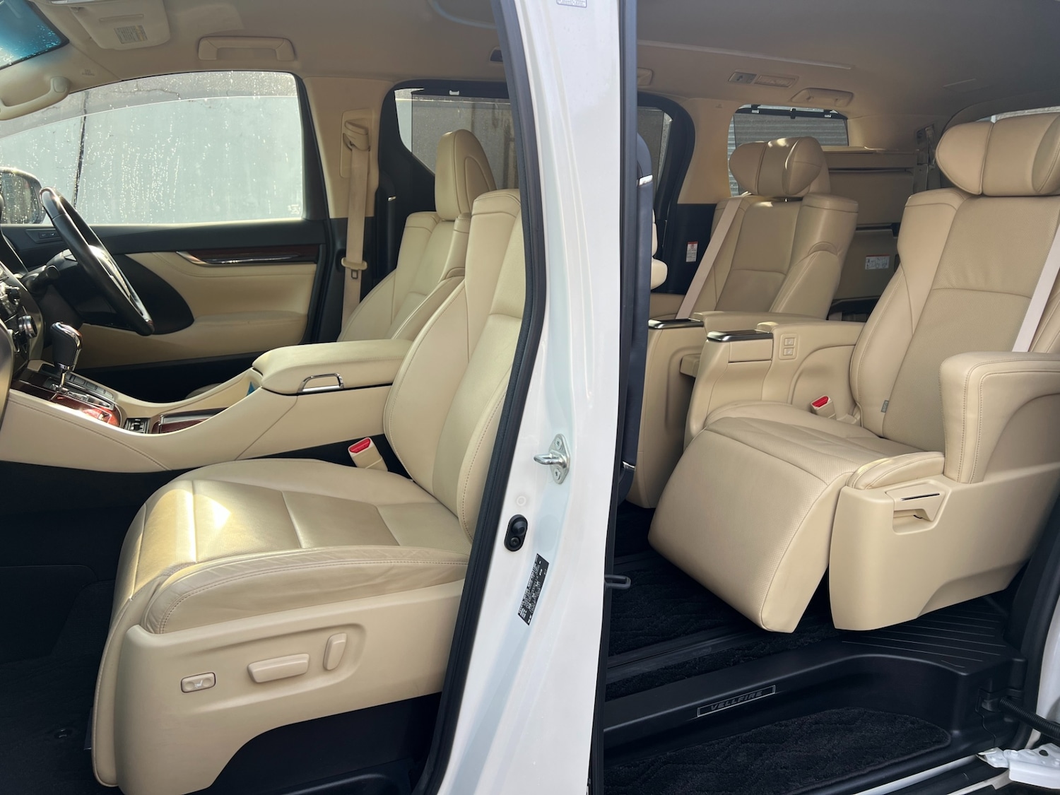 Used Toyota Vellfire 2015 for sale - 77947138: Photo 6