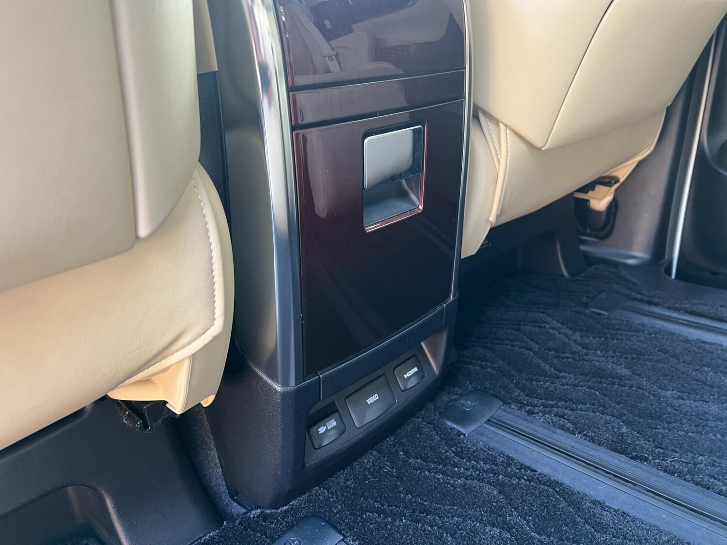 Used Toyota Vellfire 2015 for sale - 77947138: Photo 9