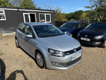 Used Volkswagen Polo 2015 for sale - 79697717: Photo