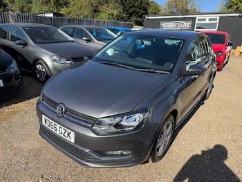 Used Volkswagen Polo 2016 for sale - 79471771: Photo