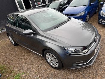 Used Volkswagen Polo 2015 for sale - 78946920: Photo