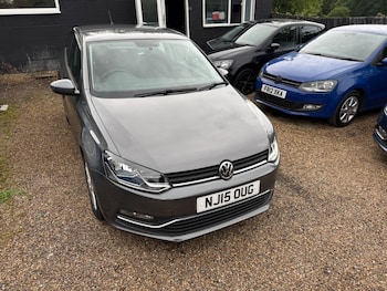 Used Volkswagen Polo 2015 for sale - 78946920: Photo